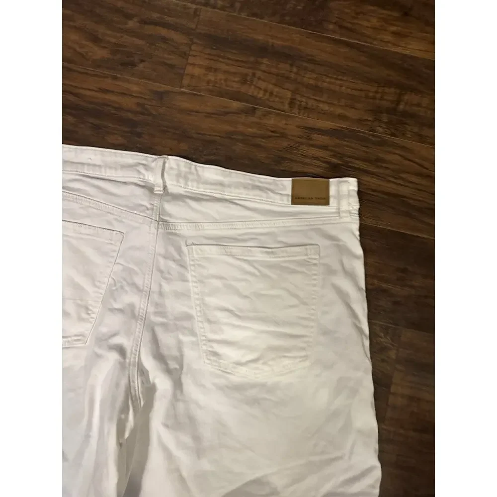 American Eagle Women's Low Rise Baggy Shorts white Sz 18
